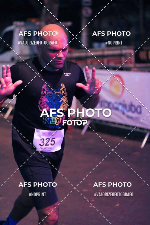 Buy your photos of the eventNeon Night Run 2019 - Belo Horizonte on Fotop