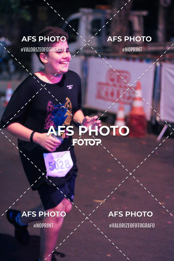 Buy your photos of the eventNeon Night Run 2019 - Belo Horizonte on Fotop