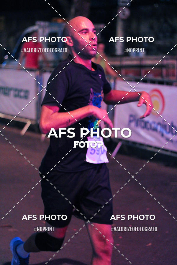 Buy your photos of the eventNeon Night Run 2019 - Belo Horizonte on Fotop