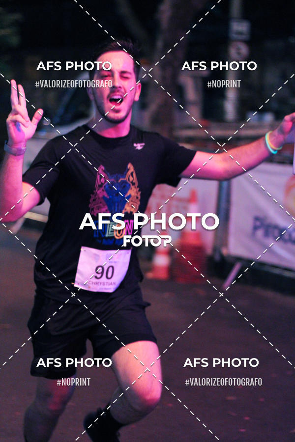 Buy your photos of the eventNeon Night Run 2019 - Belo Horizonte on Fotop