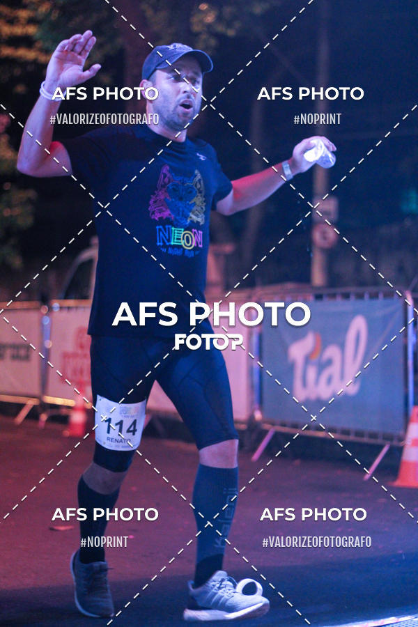Buy your photos of the eventNeon Night Run 2019 - Belo Horizonte on Fotop