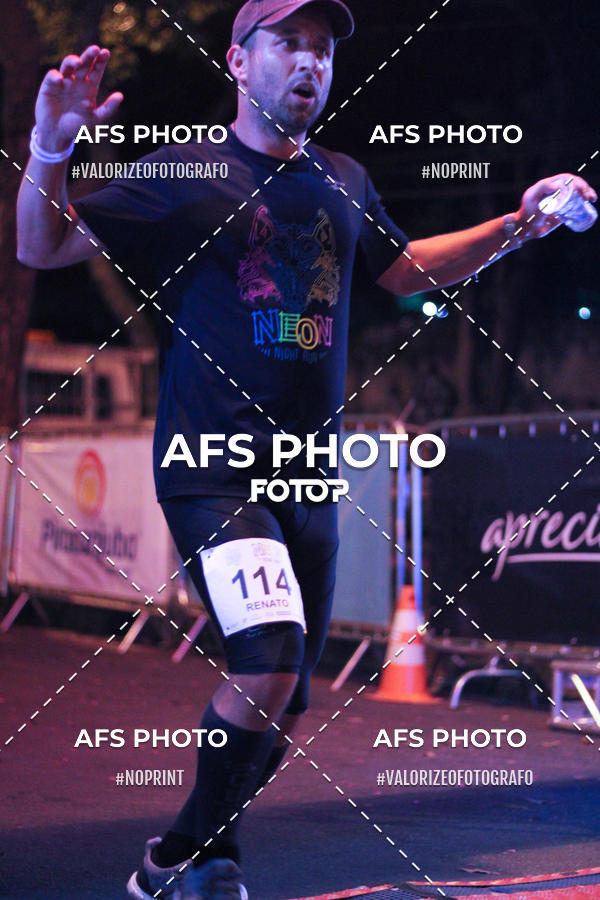 Buy your photos of the eventNeon Night Run 2019 - Belo Horizonte on Fotop