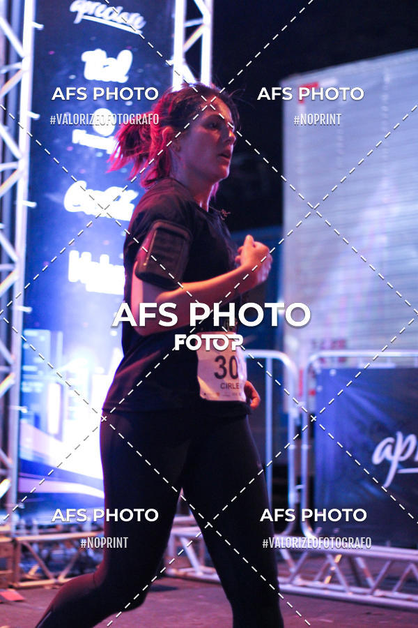 Buy your photos of the eventNeon Night Run 2019 - Belo Horizonte on Fotop