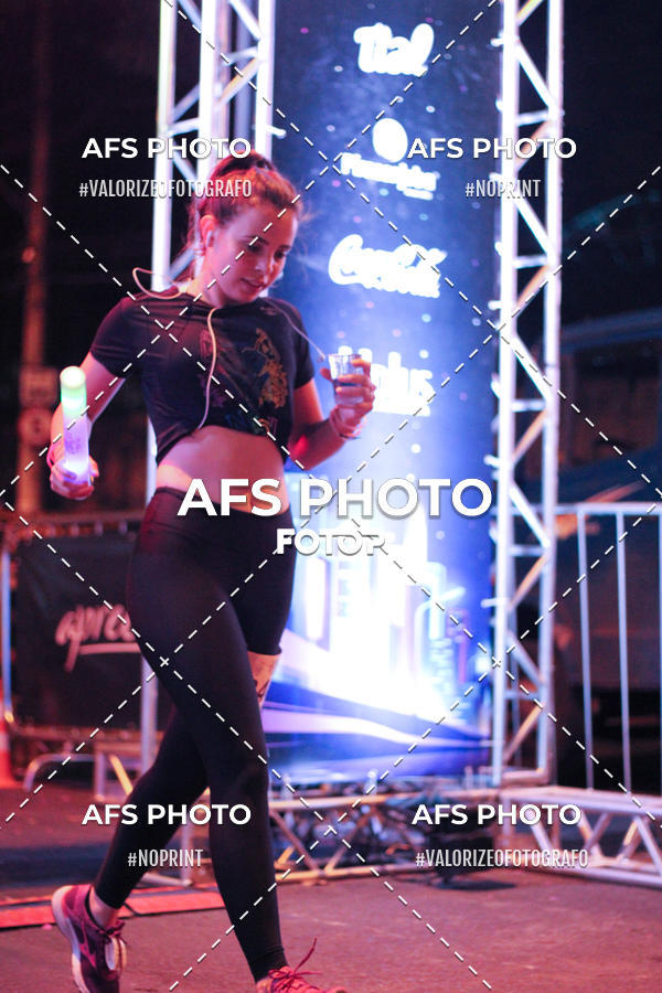 Buy your photos of the eventNeon Night Run 2019 - Belo Horizonte on Fotop