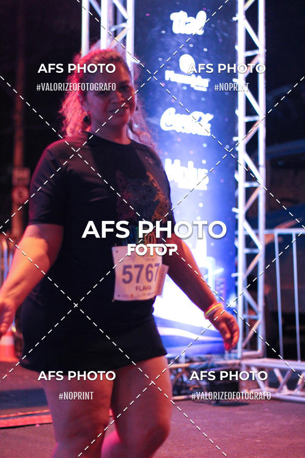 Buy your photos of the eventNeon Night Run 2019 - Belo Horizonte on Fotop