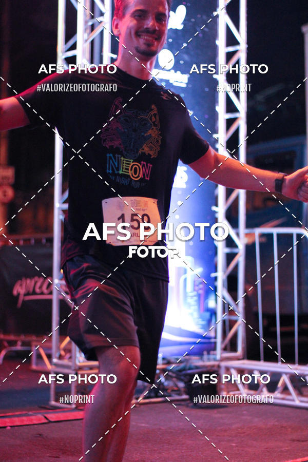 Buy your photos of the eventNeon Night Run 2019 - Belo Horizonte on Fotop