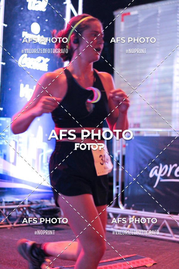 Buy your photos of the eventNeon Night Run 2019 - Belo Horizonte on Fotop