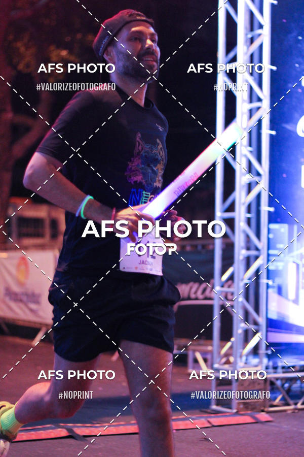 Buy your photos of the eventNeon Night Run 2019 - Belo Horizonte on Fotop