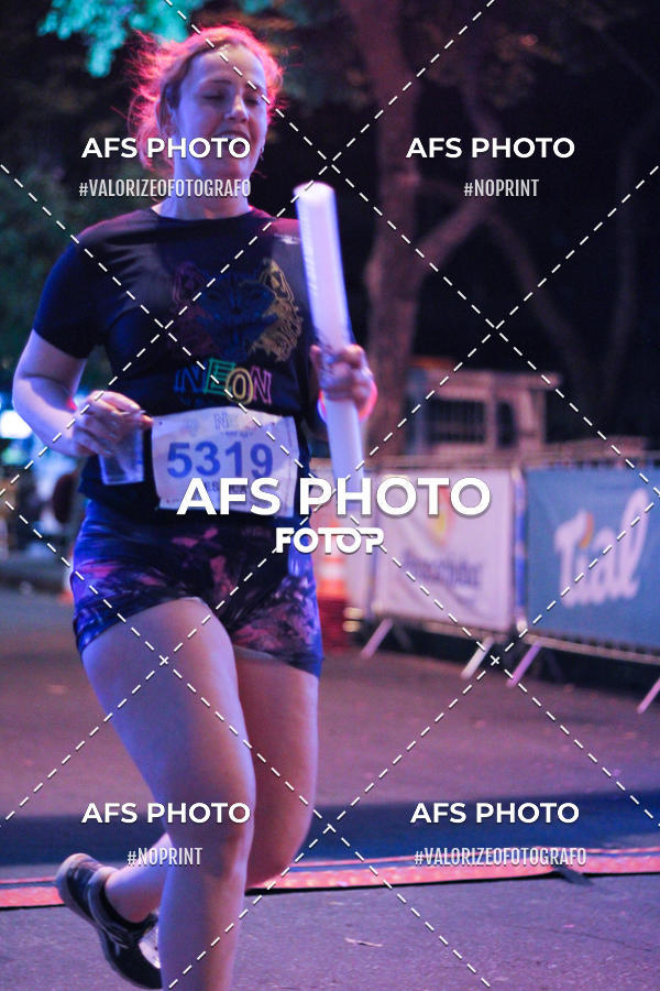 Buy your photos of the eventNeon Night Run 2019 - Belo Horizonte on Fotop