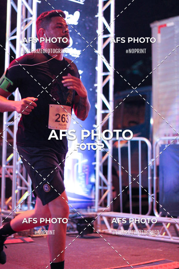 Buy your photos of the eventNeon Night Run 2019 - Belo Horizonte on Fotop