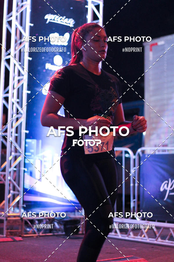 Buy your photos of the eventNeon Night Run 2019 - Belo Horizonte on Fotop