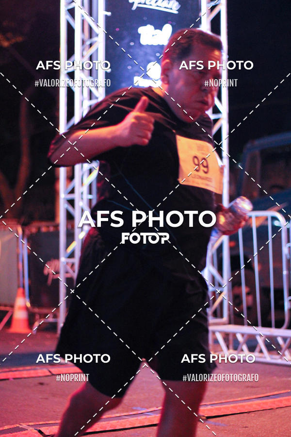Buy your photos of the eventNeon Night Run 2019 - Belo Horizonte on Fotop