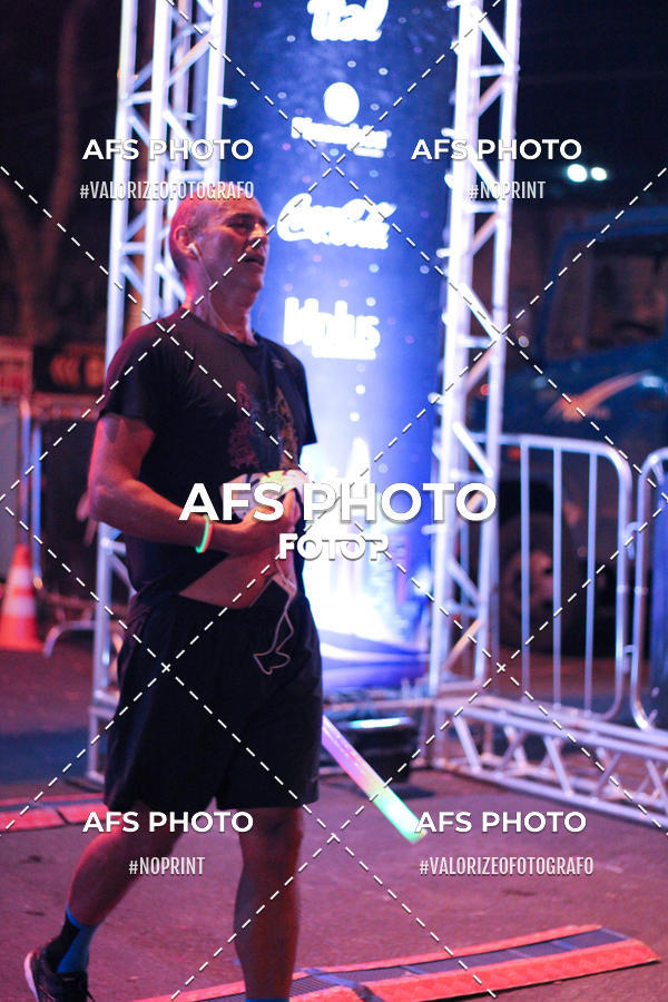 Buy your photos of the eventNeon Night Run 2019 - Belo Horizonte on Fotop