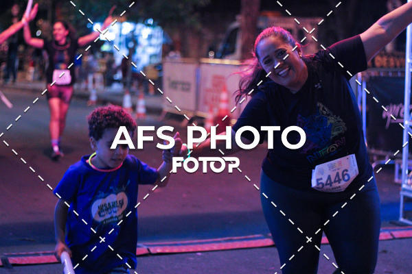 Buy your photos of the eventNeon Night Run 2019 - Belo Horizonte on Fotop