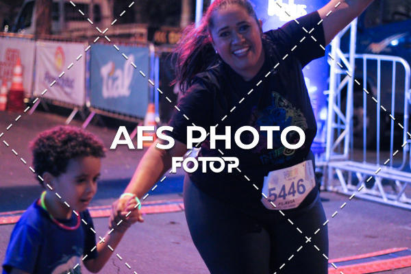 Buy your photos of the eventNeon Night Run 2019 - Belo Horizonte on Fotop