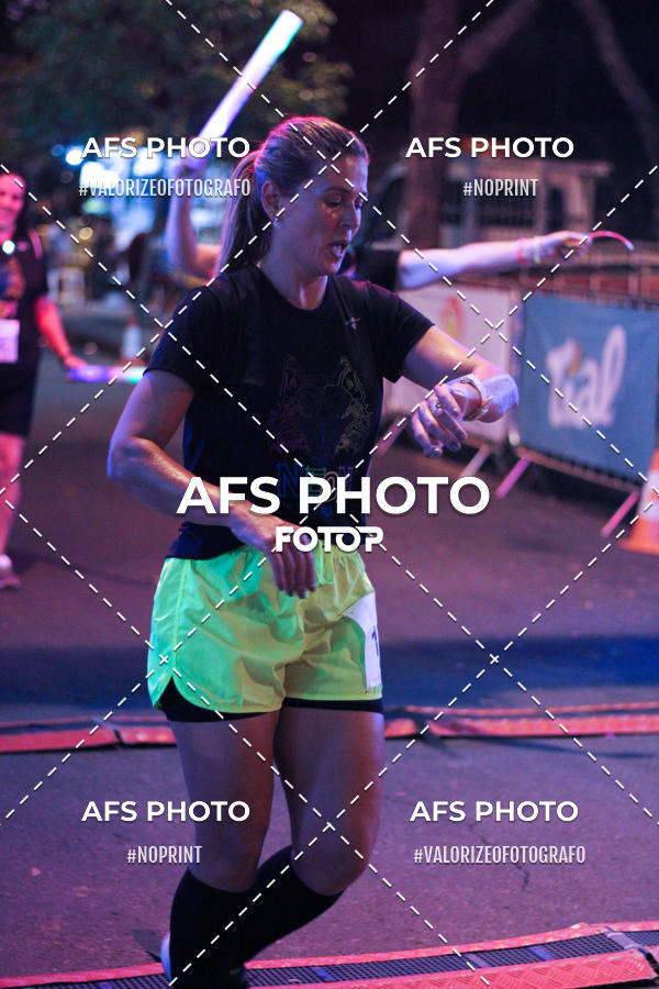 Buy your photos of the eventNeon Night Run 2019 - Belo Horizonte on Fotop