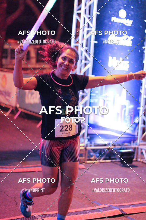Buy your photos of the eventNeon Night Run 2019 - Belo Horizonte on Fotop