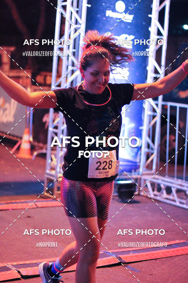 Buy your photos of the eventNeon Night Run 2019 - Belo Horizonte on Fotop