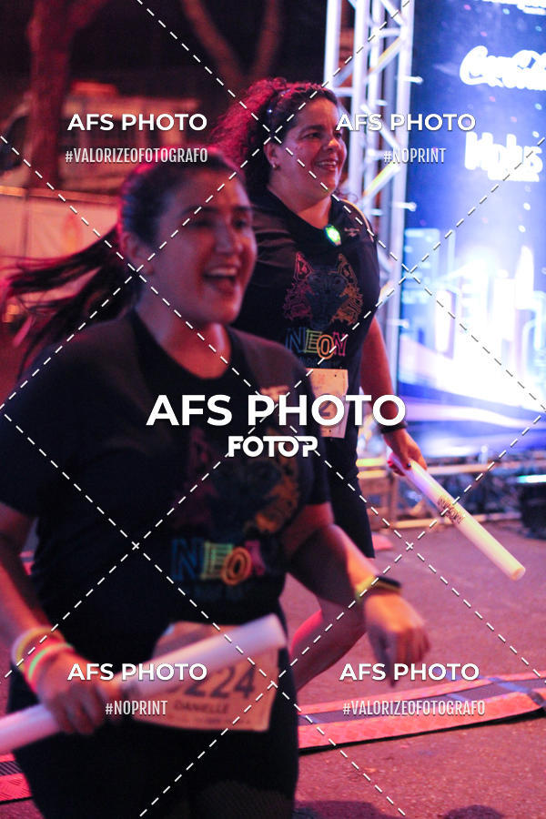 Buy your photos of the eventNeon Night Run 2019 - Belo Horizonte on Fotop