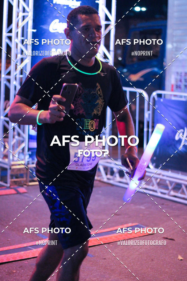 Buy your photos of the eventNeon Night Run 2019 - Belo Horizonte on Fotop