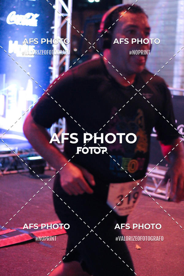Buy your photos of the eventNeon Night Run 2019 - Belo Horizonte on Fotop