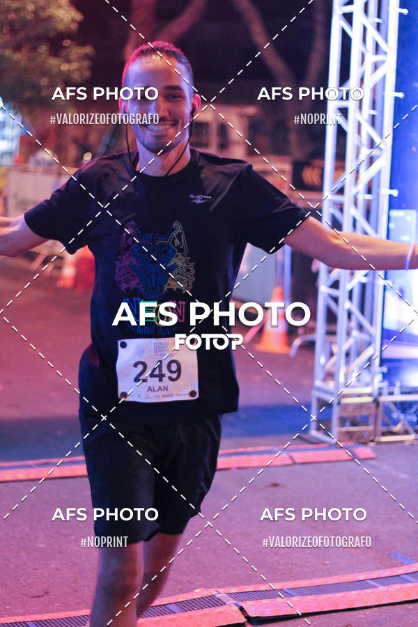 Buy your photos of the eventNeon Night Run 2019 - Belo Horizonte on Fotop
