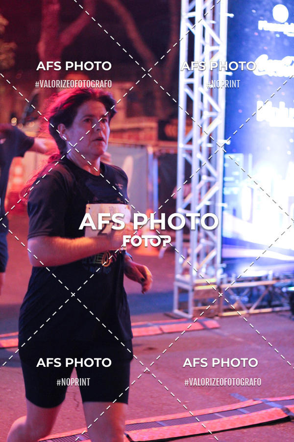 Buy your photos of the eventNeon Night Run 2019 - Belo Horizonte on Fotop