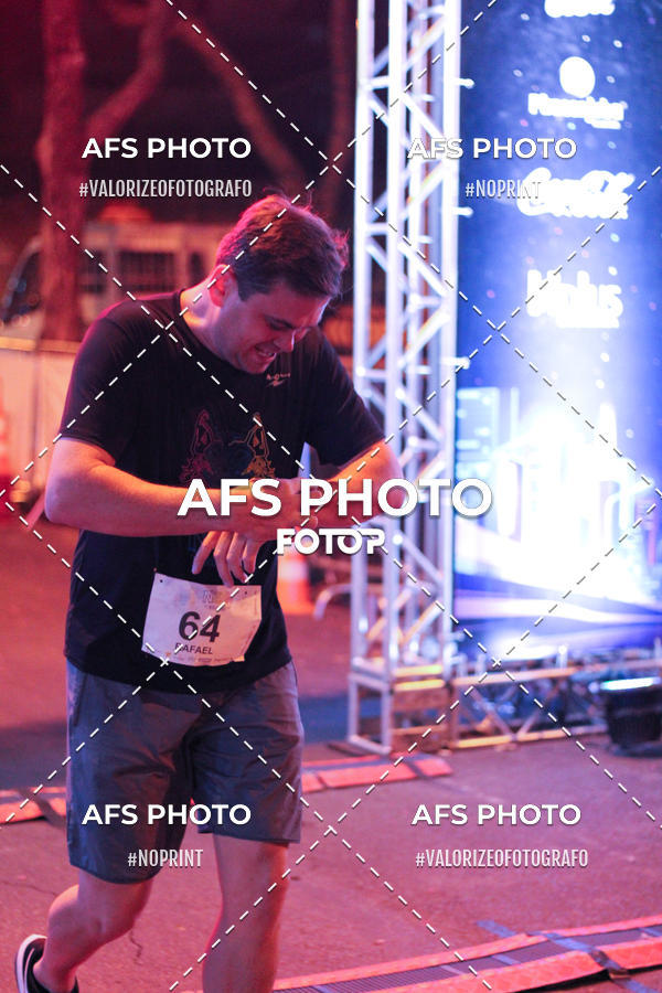 Buy your photos of the eventNeon Night Run 2019 - Belo Horizonte on Fotop