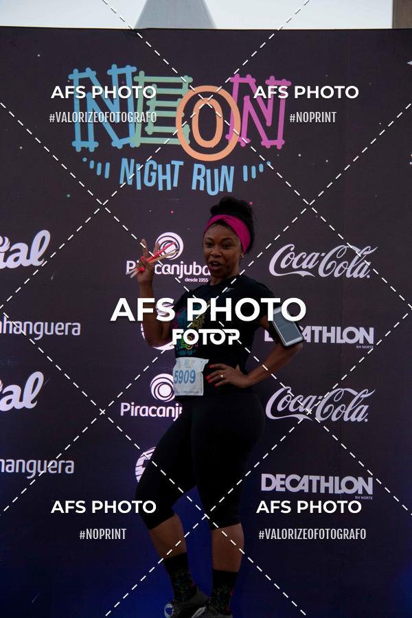 Compre suas fotos do eventoNeon Night Run 2019 - Belo Horizonte no Fotop