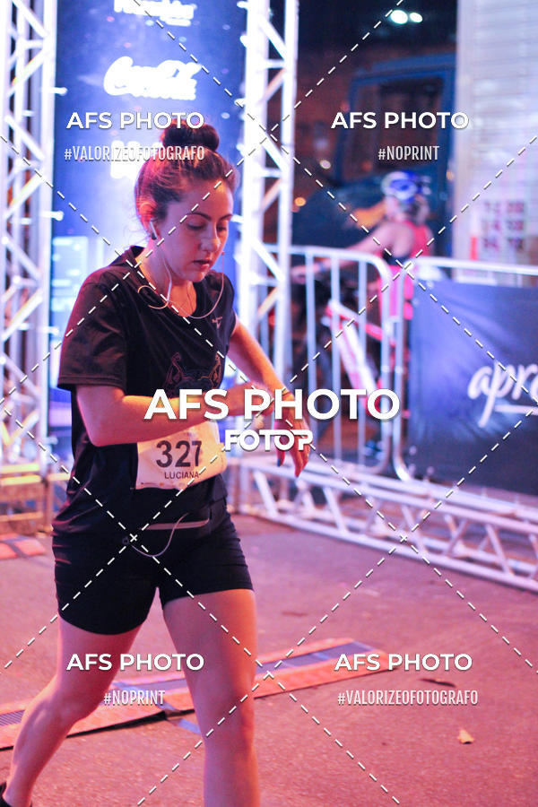 Buy your photos of the eventNeon Night Run 2019 - Belo Horizonte on Fotop