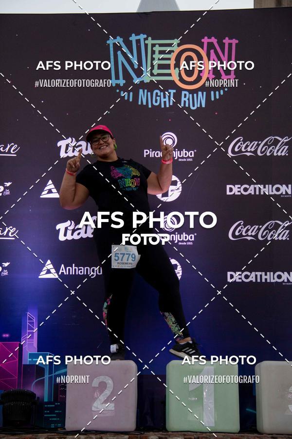 Compre suas fotos do eventoNeon Night Run 2019 - Belo Horizonte no Fotop