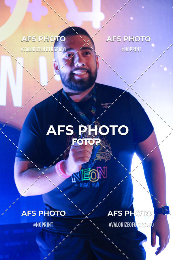 Buy your photos of the eventNeon Night Run 2019 - Belo Horizonte on Fotop