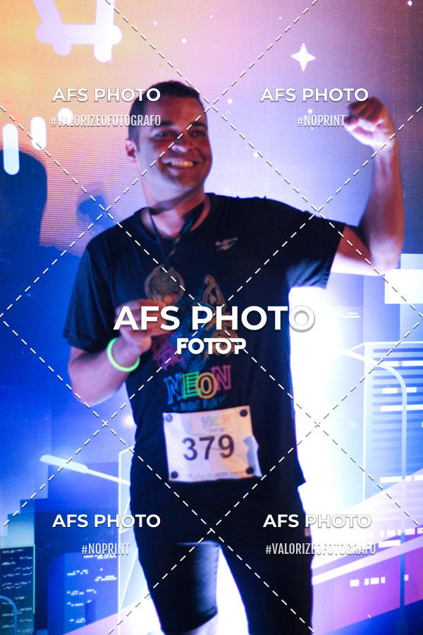 Buy your photos of the eventNeon Night Run 2019 - Belo Horizonte on Fotop