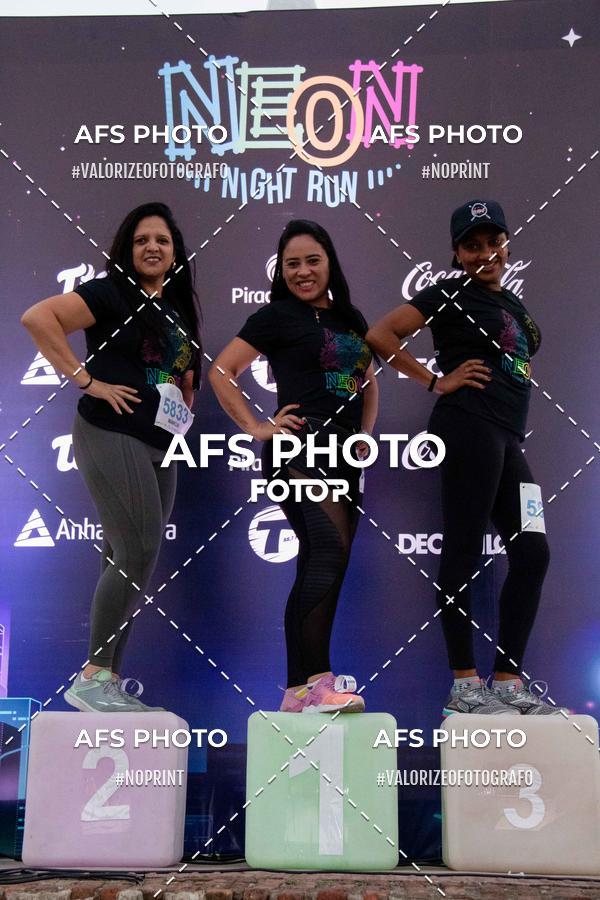 Compra tus fotos del eventoNeon Night Run 2019 - Belo Horizonte En Fotop