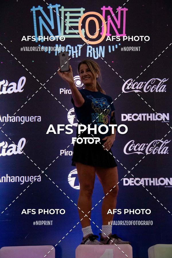 Compra tus fotos del eventoNeon Night Run 2019 - Belo Horizonte En Fotop