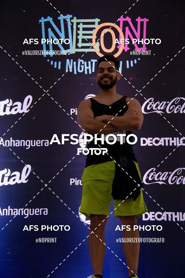 Compra tus fotos del eventoNeon Night Run 2019 - Belo Horizonte En Fotop