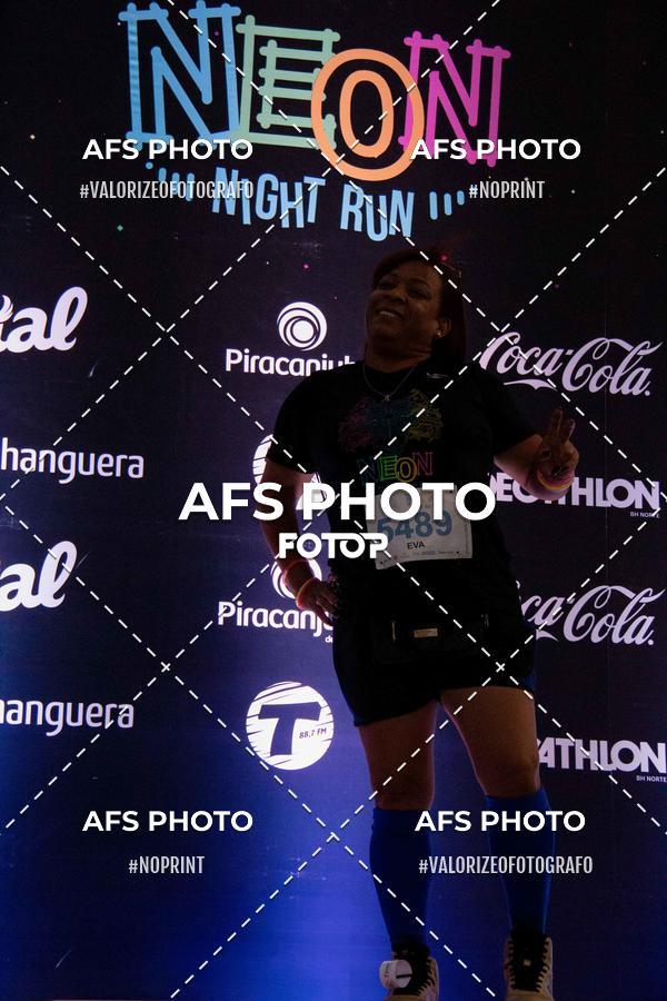 Compra tus fotos del eventoNeon Night Run 2019 - Belo Horizonte En Fotop