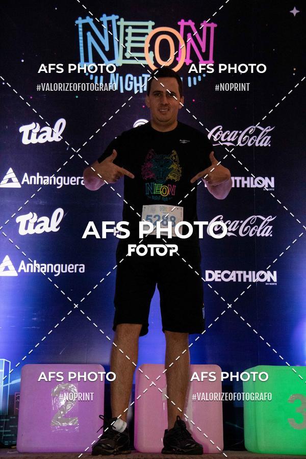 Compra tus fotos del eventoNeon Night Run 2019 - Belo Horizonte En Fotop