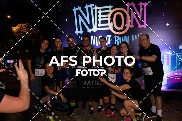Buy your photos of the eventNeon Night Run 2019 - Belo Horizonte on Fotop