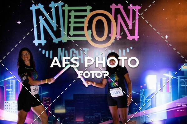 Buy your photos of the eventNeon Night Run 2019 - Belo Horizonte on Fotop