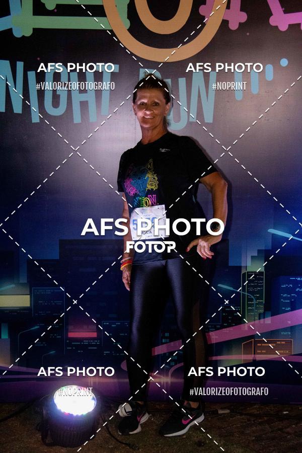 Buy your photos of the eventNeon Night Run 2019 - Belo Horizonte on Fotop