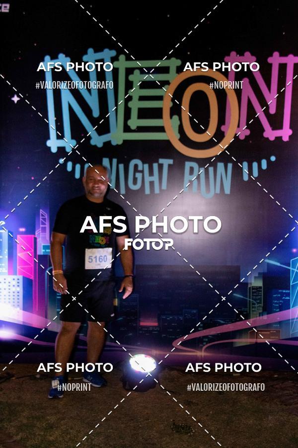 Buy your photos of the eventNeon Night Run 2019 - Belo Horizonte on Fotop