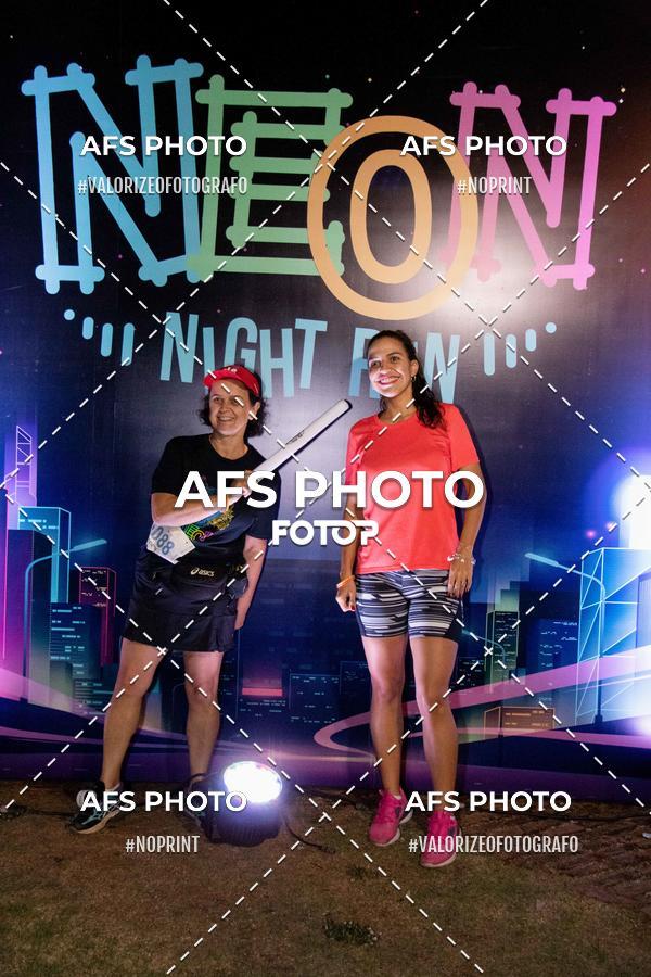 Buy your photos of the eventNeon Night Run 2019 - Belo Horizonte on Fotop