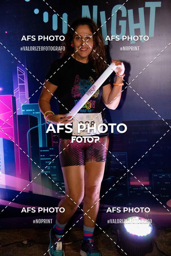 Achetez vos photos de l'vnementNeon Night Run 2019 - Belo Horizonte sur Fotop