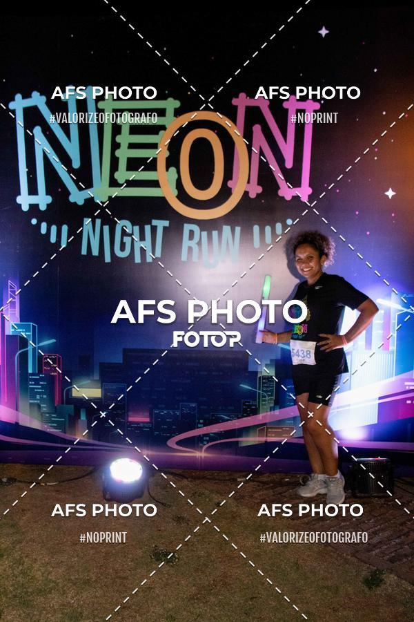 Achetez vos photos de l'vnementNeon Night Run 2019 - Belo Horizonte sur Fotop