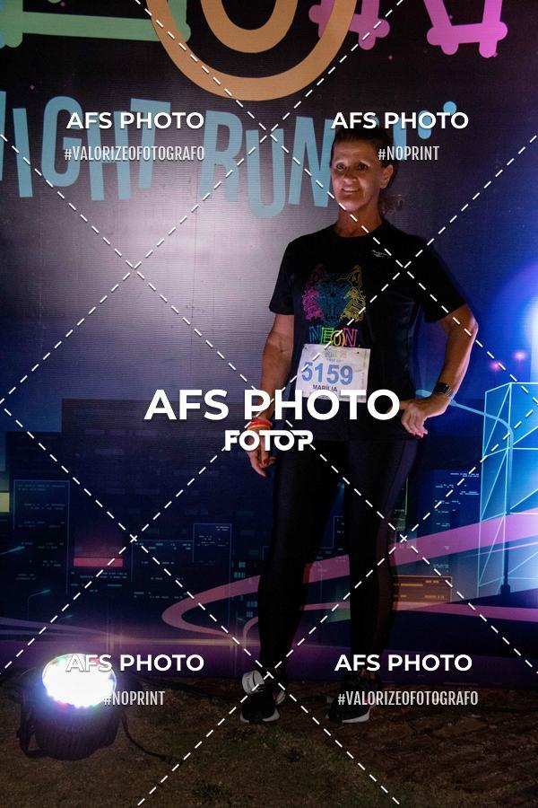 Achetez vos photos de l'vnementNeon Night Run 2019 - Belo Horizonte sur Fotop