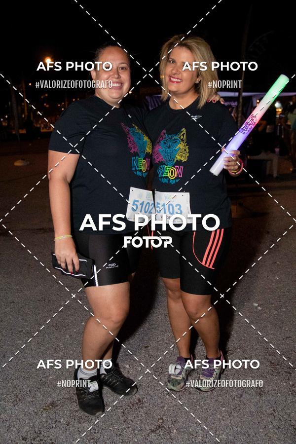 Achetez vos photos de l'vnementNeon Night Run 2019 - Belo Horizonte sur Fotop