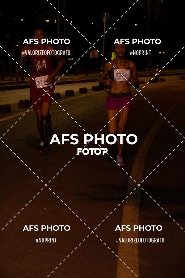 Achetez vos photos de l'vnementNeon Night Run 2019 - Belo Horizonte sur Fotop