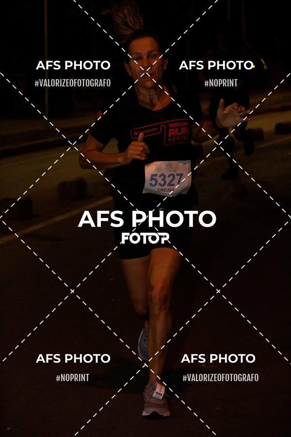 Compra tus fotos del eventoNeon Night Run 2019 - Belo Horizonte En Fotop