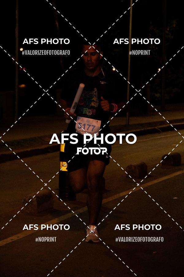 Compra tus fotos del eventoNeon Night Run 2019 - Belo Horizonte En Fotop